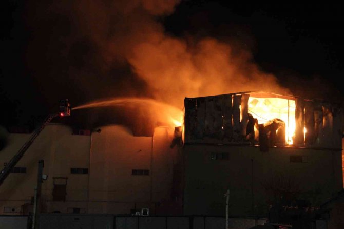 Karaman’da fabrika yangını
