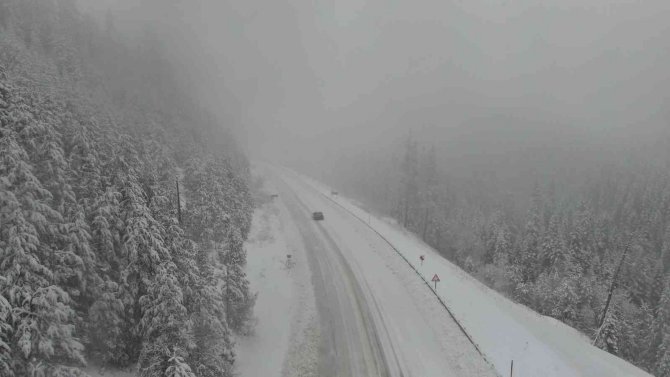 Ilgaz Dağı kar altında kaldı