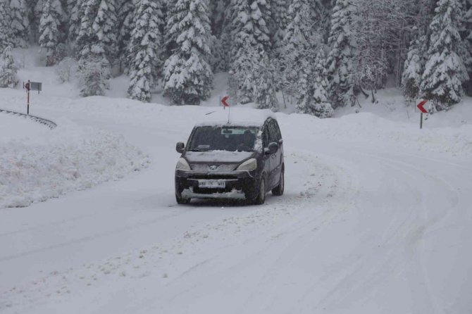 Ilgaz Dağı kar altında kaldı