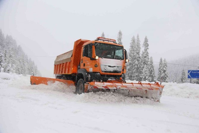 Ilgaz Dağı kar altında kaldı