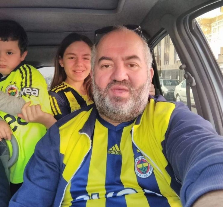Bolu'daki trafik kazasında ölen aile üyeleri İstanbul'da toprağa verildi  