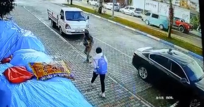 Vicdanları sızlatan olay: Patron, işçiyi arabası kirlenmesin diye bagajda taşıdı