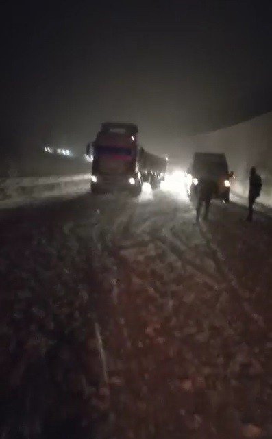 Uluslararası karayolunda ulaşıma kar engeli