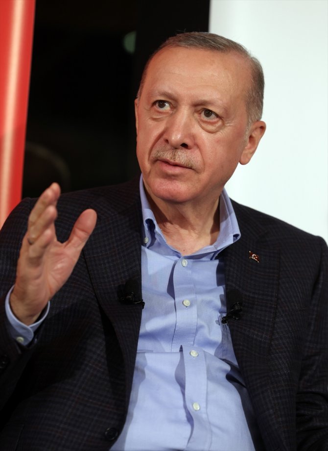 Cumhurbaşkanı Erdoğan: Alçak oyunları bozacak kararlılığa sahibiz!
