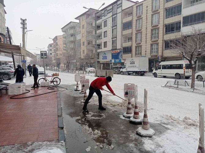 Iğdır’da 44 köy yolu ulaşıma kapandı