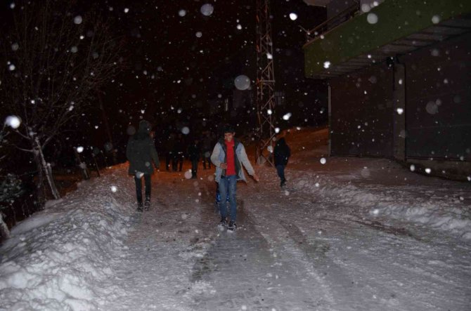 Şırnak’ta hayat durma noktasına geldi, onlarca köy yolu kapandı