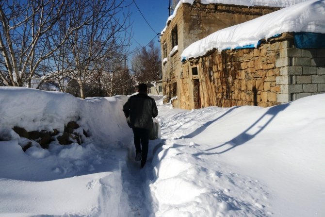 119 köy yolu ulaşıma kapandı