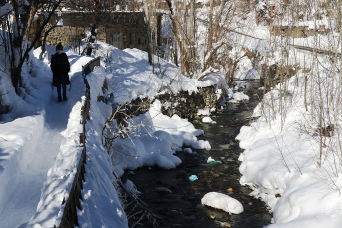 119 köy yolu ulaşıma kapandı