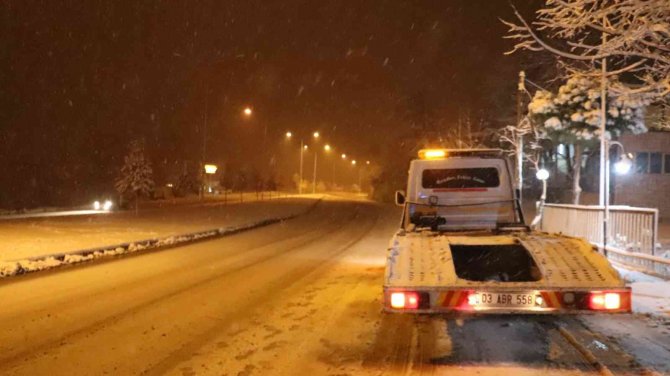 Antalya karayolunda ulaşıma kar engeli