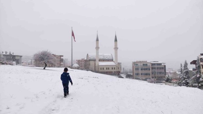 Bursa’da karla mücadele aralıksız sürüyor