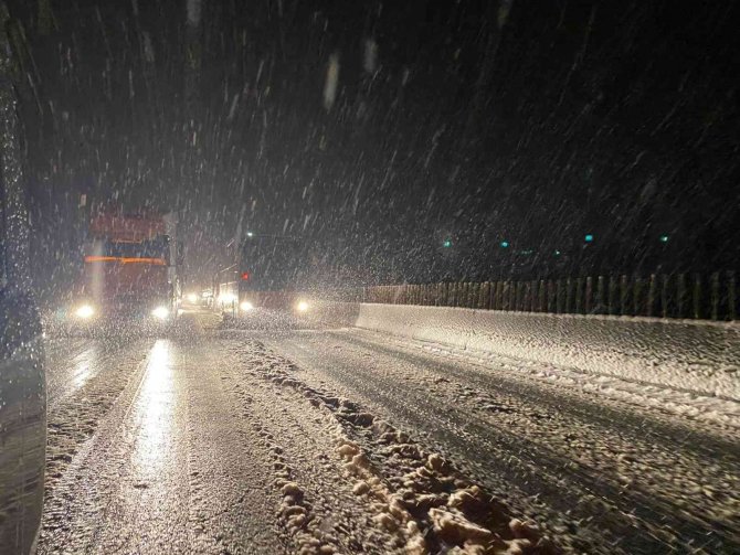 Adana - Ankara Otoyolu’nda ulaşım yeniden sağlanmaya başladı