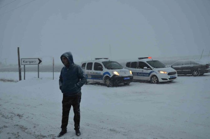 Konya Adana karayolu 16 saattir trafiğe kapalı