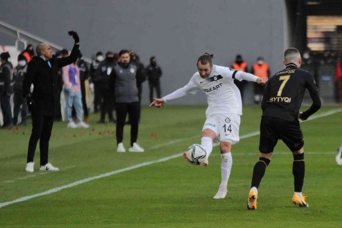 Spor Toto Süper Lig: Altay: 0 - Konyaspor: 0 (İlk yarı)