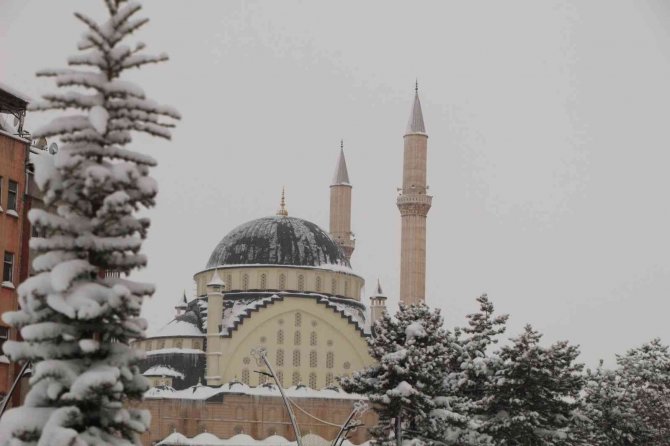 Bingöl’de 281 köy yolu ulaşıma kapandı