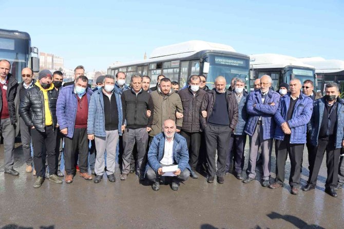 Halk otobüslerinin kaptanları eylemde