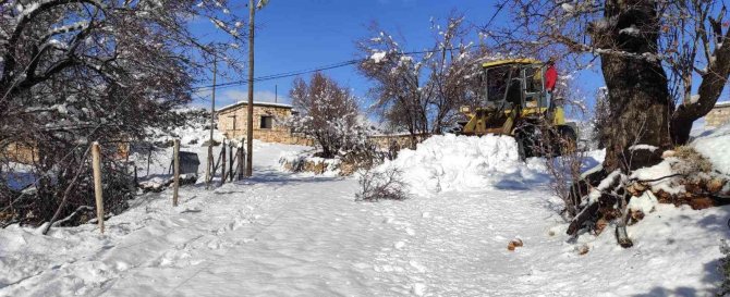 Mersin’in yüksek kesimlerinde kar yağışı etkili oluyor