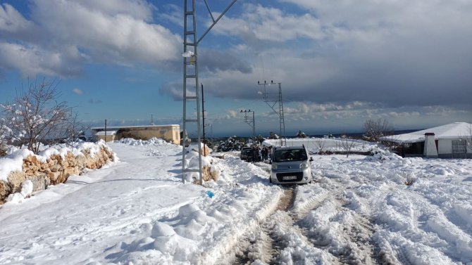 Mersin’in yüksek kesimlerinde kar yağışı etkili oluyor