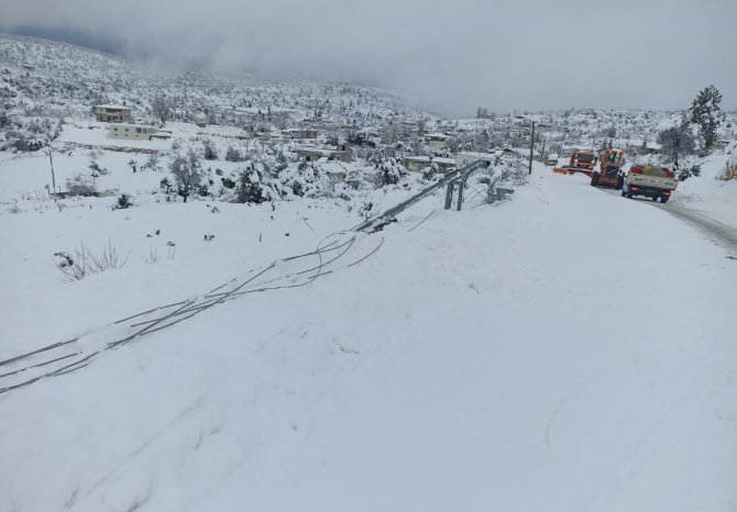 Mersin’in yüksek kesimlerinde kar yağışı etkili oluyor