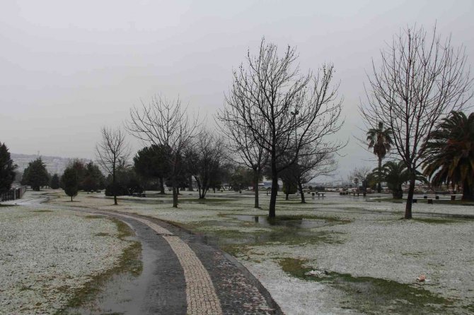 Samsun’a 1,5 günde 62,7 kilo yağış düştü