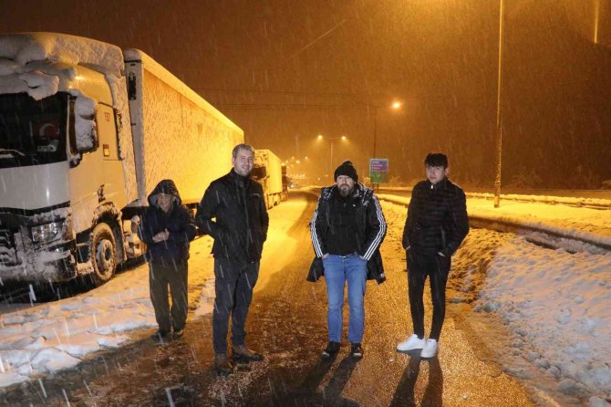 TEM’de trafik Bolu Tüneli’nden Düzce’ye ulaştı