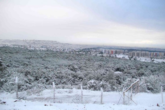 29 yıl sonra gelen karla beyaza bürünen kent havadan görüntülendi