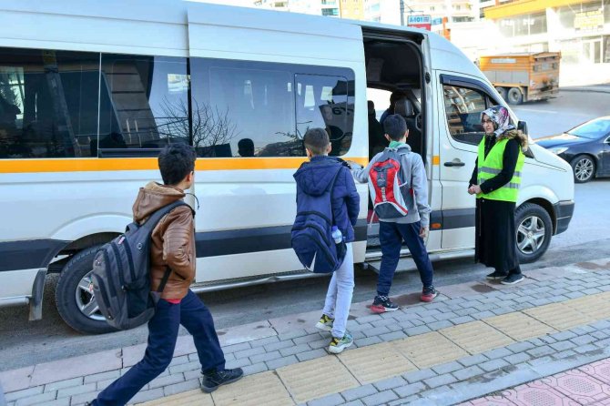 Ankara Büyükşehir, 2 bin 166 öğrenciye servis ücreti desteği sağlayacak