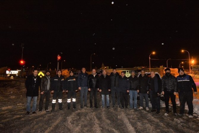 Başkan Çöl’den gece ayazında hemşerilerine çorba ikramı