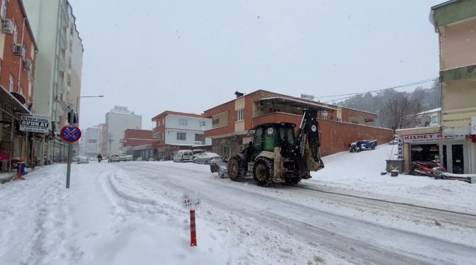 Bu ilçeye 4 yıl aradan sonra ilk defa bu kadar kar yağdı