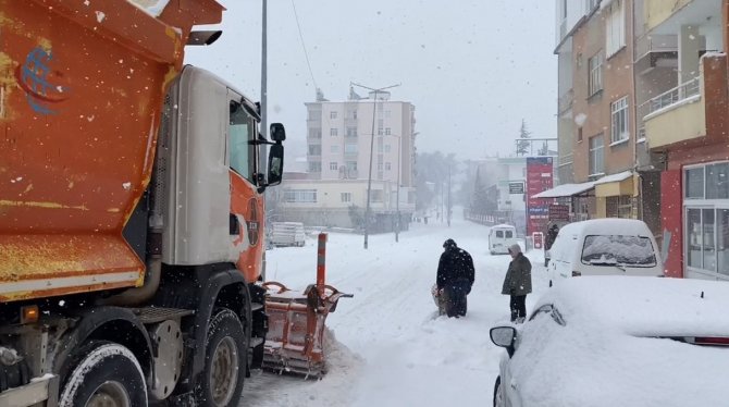 Bu ilçeye 4 yıl aradan sonra ilk defa bu kadar kar yağdı