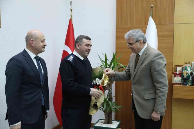 Gönülleri fetheden Büyükşehir’in şoförleri ödüllerini aldı