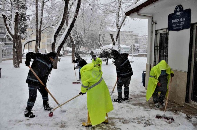 Pamukkale’de mahsur kalanlara belediye yardım etti