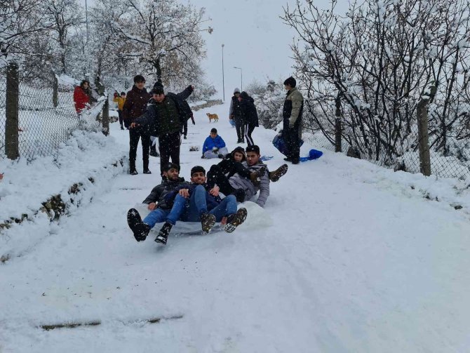 Yarıyıl tatilinde karın keyfini çıkarttılar