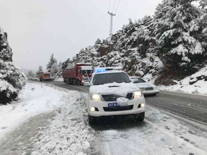 Antalya-Konya karayolu 21 saat sonra trafiğe açıldı