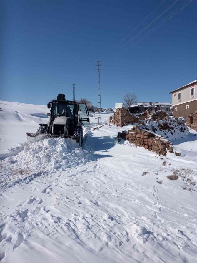 Kayseri’de 223 mahalle yolu ulaşıma kapalı