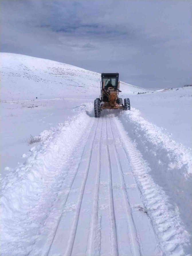 Kayseri’de 223 mahalle yolu ulaşıma kapalı