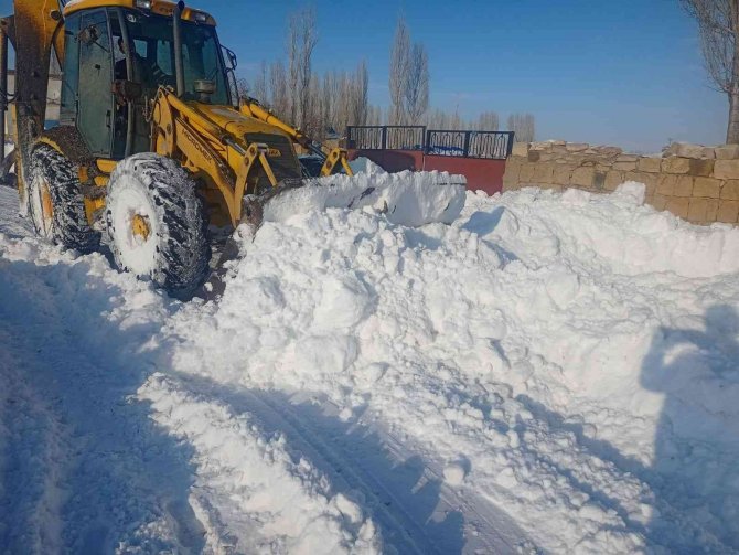 Kayseri’de 223 mahalle yolu ulaşıma kapalı