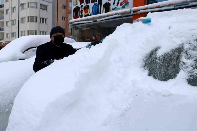 Sivas’ta bin 30 yerleşim yeri araç ulaşımına kapandı