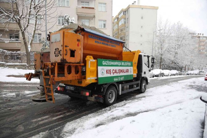 Gaziosmanpaşa’da karla mücadele çalışmaları