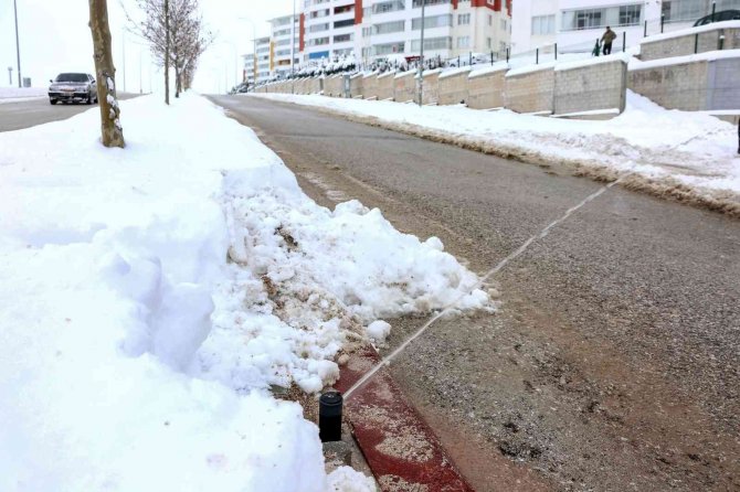 Meram Belediyesi’nden buzlanmaya karşı yeni sistem