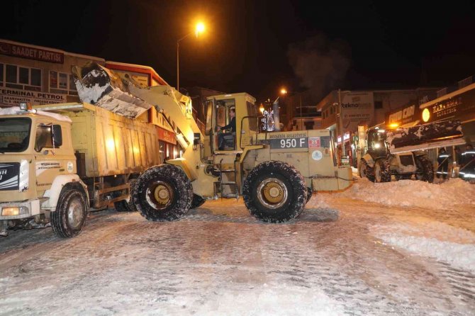 Eksi 13 derecede kar mesaisi