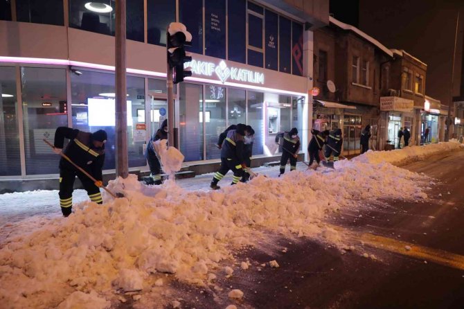 Eksi 13 derecede kar mesaisi