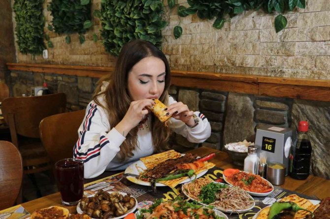 "İki yüzlü kebabın" ünü sınırları aştı