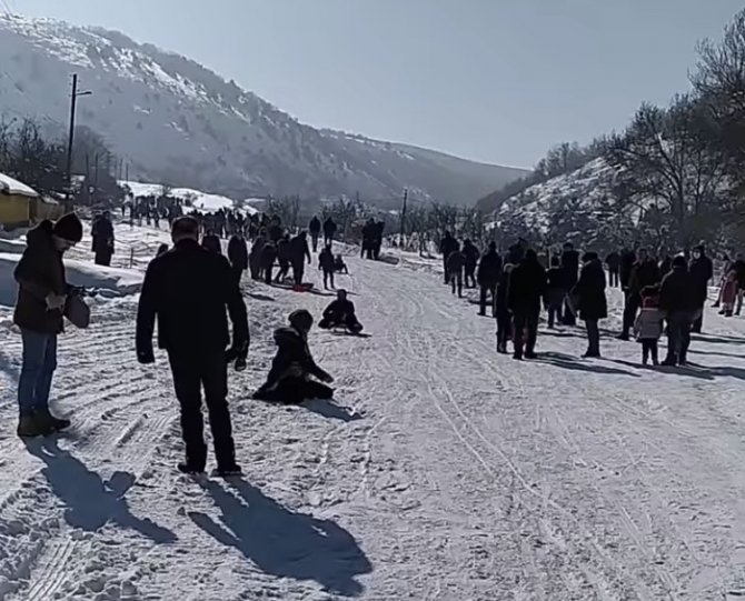 Kızak festivalinde doyasıya eğlendiler