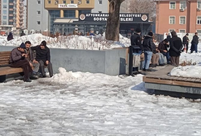 Haftalar sonra sıcak havayı görenler kendilerini dışarı attı