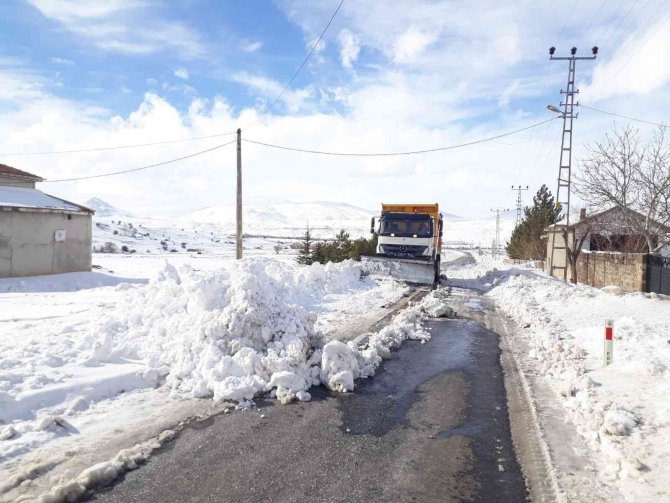 Kapalı kırsal mahalle yolu kalmadı