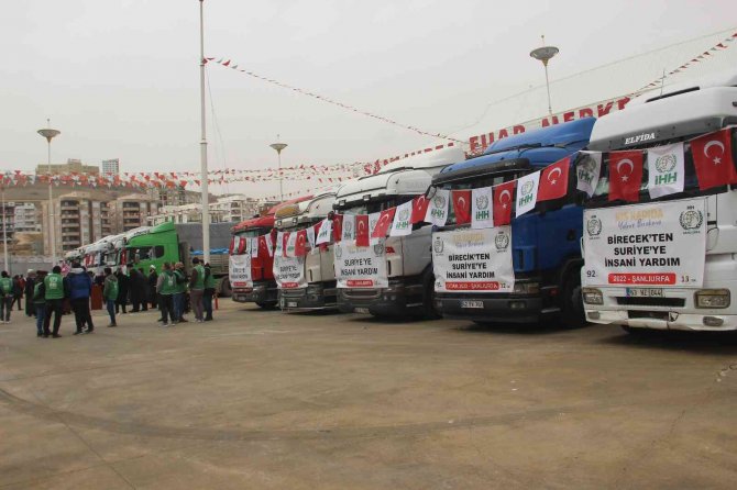 Şanlıurfa’dan sınır ötesine 13 tır insani yardım gönderildi