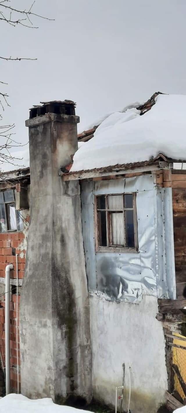 Video çekip yardım isteyen aileye yetkililer ulaştı