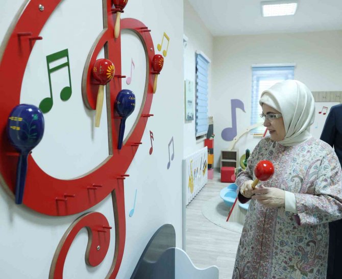 Emine Erdoğan, Bebek Kütüphanesi’nin açılışını yaptı