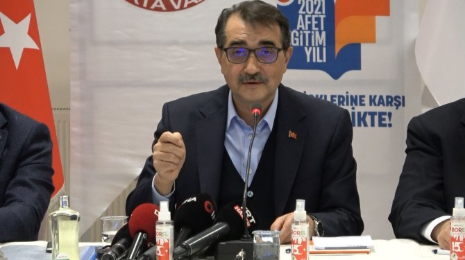 Bakan Dönmez: "Kendi saflarını sıklaştırmaya çalışanlar ucuz siyaset yaptılar, biz gerçekleri paylaştık"