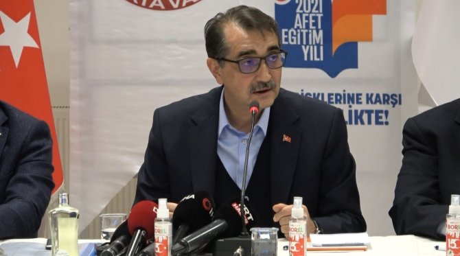 Bakan Dönmez: "Kendi saflarını sıklaştırmaya çalışanlar ucuz siyaset yaptılar, biz gerçekleri paylaştık"